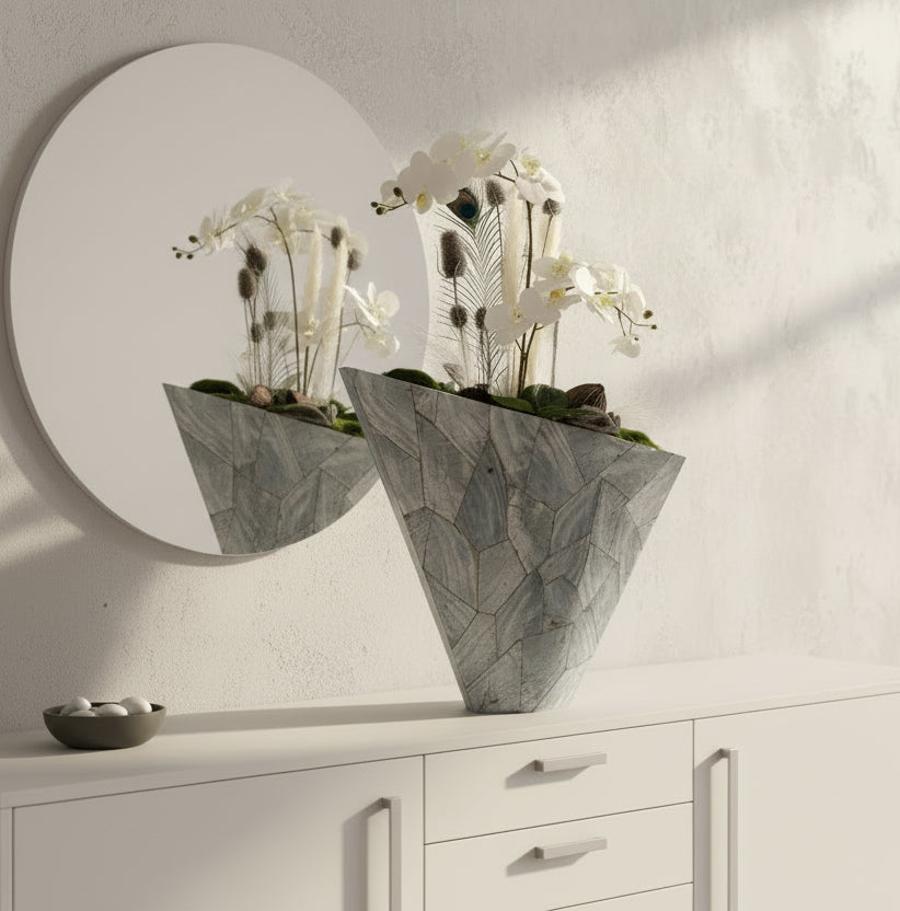 Vase aus Muscheln grau-blau